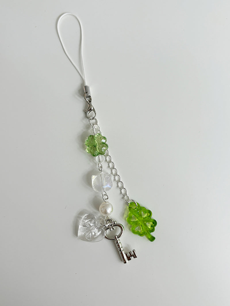 GREEN CLOVER KEY CHAIN