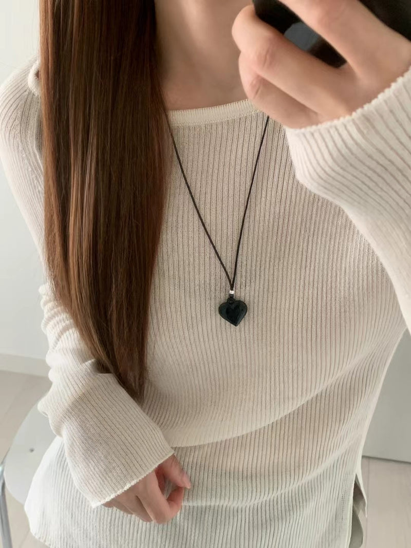 LOVE ME NOT NECKLACE