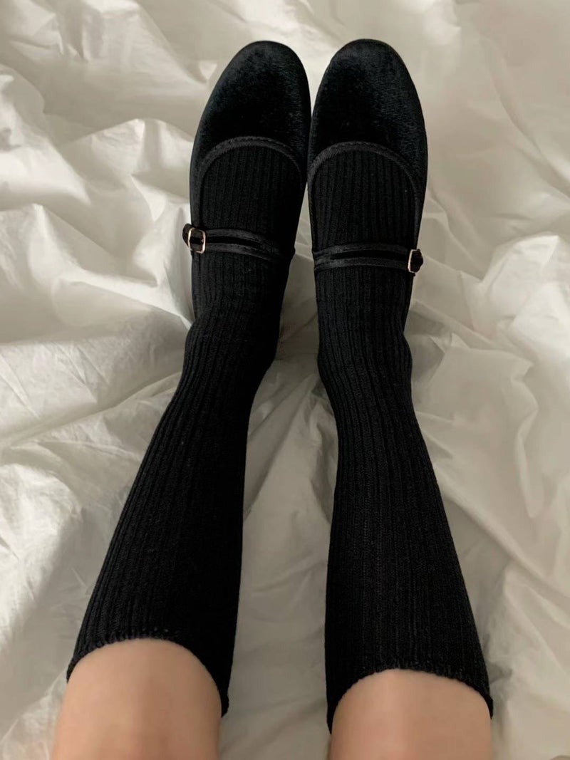 LOOSE FIT LONG SOCKS