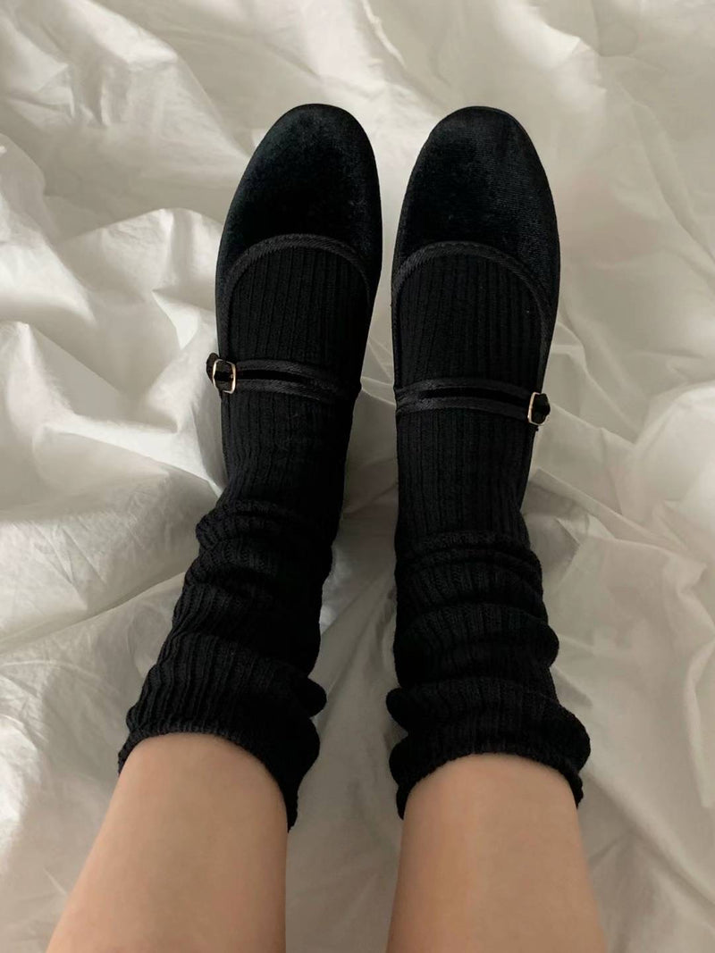 LOOSE FIT LONG SOCKS