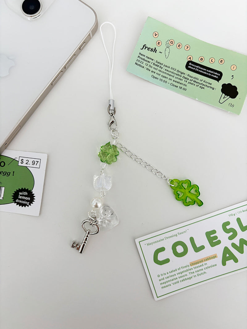 GREEN CLOVER KEY CHAIN