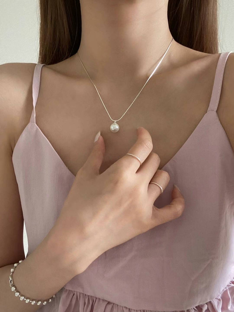 ELISE PEARL NECKLACE
