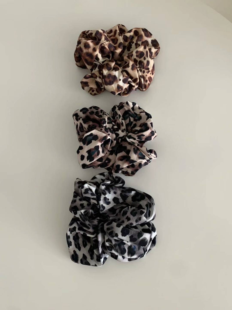 LEOPARD HAIR SCRUNCH