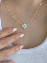 FLORAL CLIVER NECKLACE