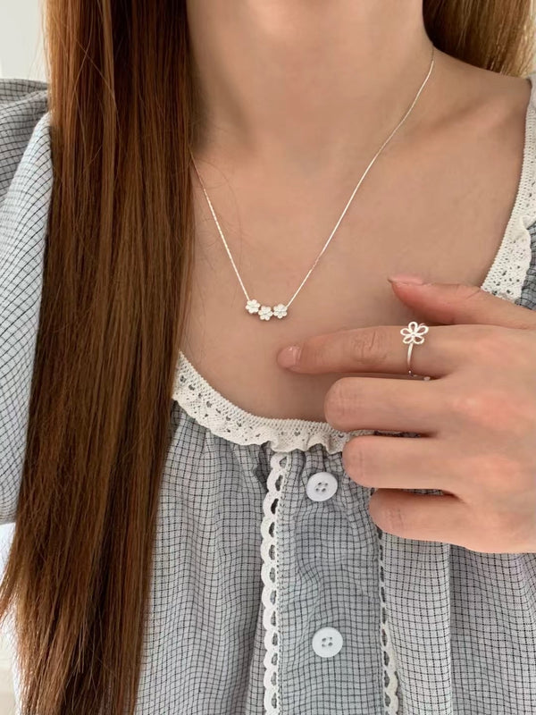 EVERBLOOM NECKLACE