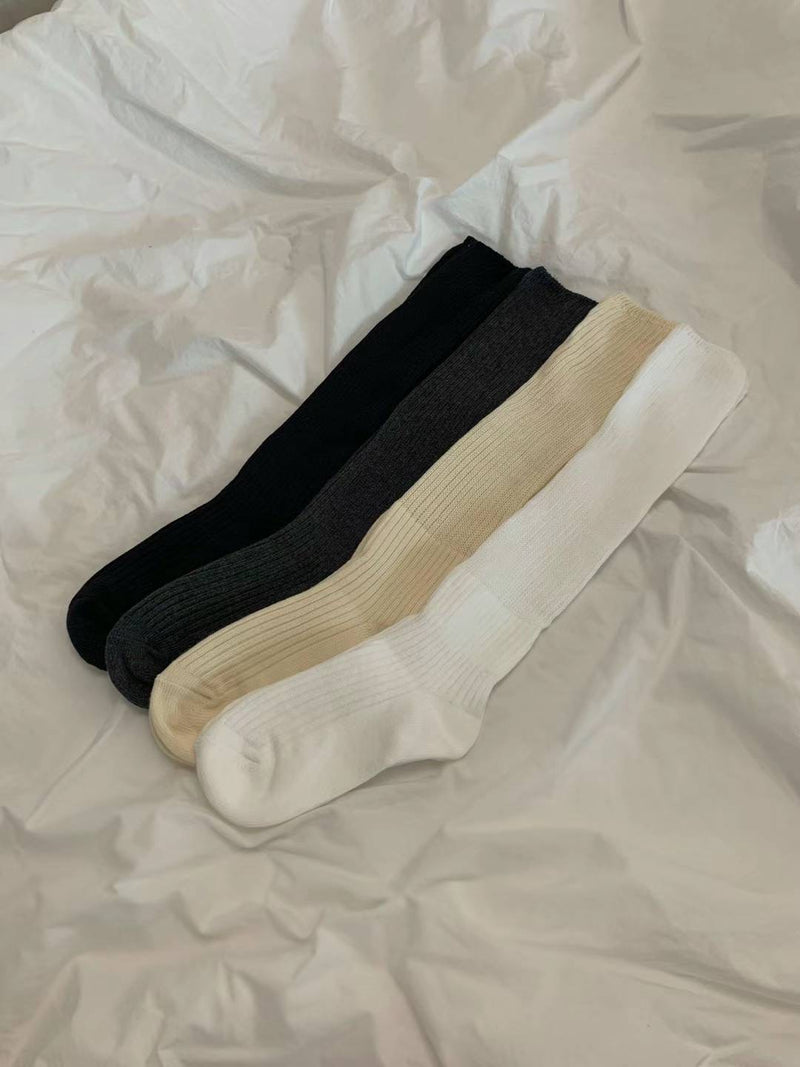 LOOSE FIT LONG SOCKS