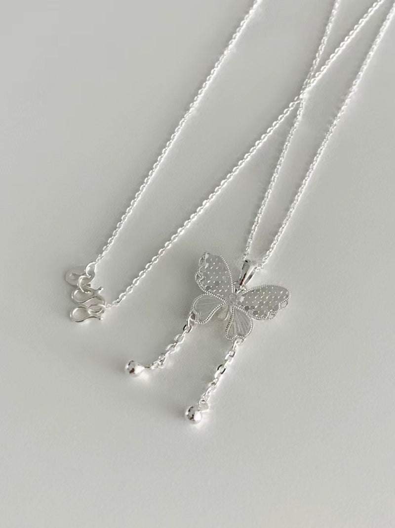 FLUTTERLINE NECKLACE