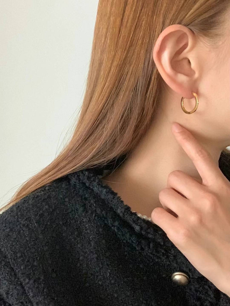 FLAT ONE TOUCH EARRINGS