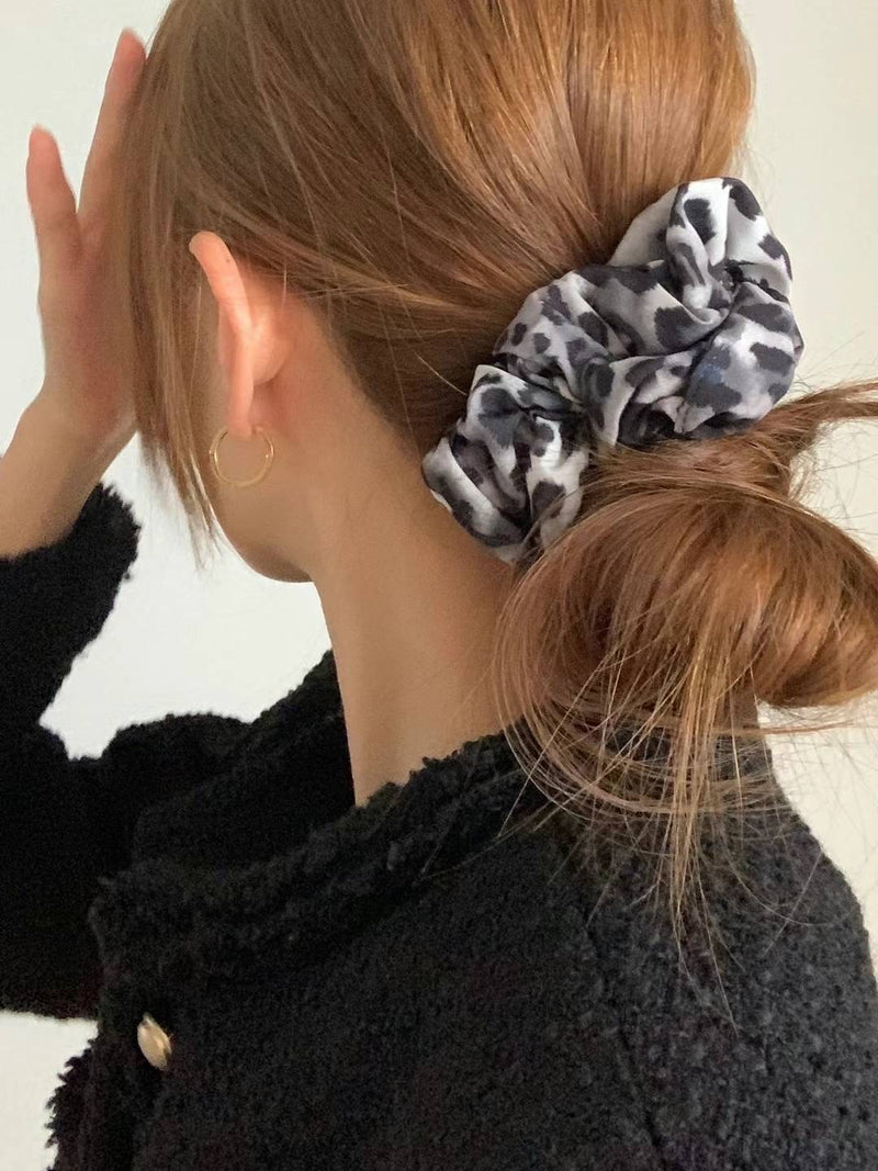 LEOPARD HAIR SCRUNCH