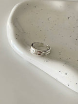 DOUBLE-ROW BOLD OPEN RING