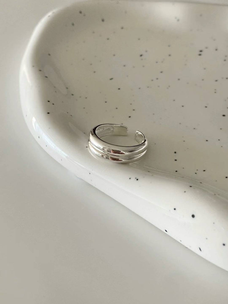 DOUBLE-ROW BOLD OPEN RING