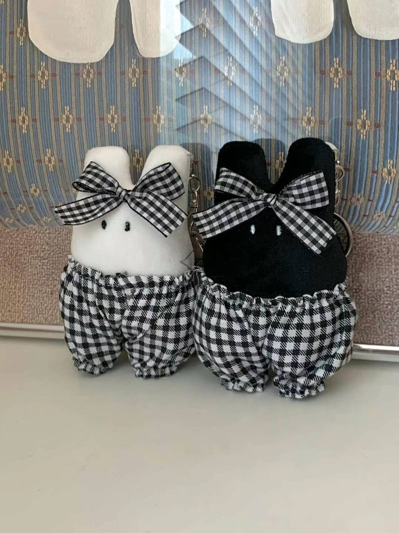 RIBBON PANTS RABBIT KEY RING