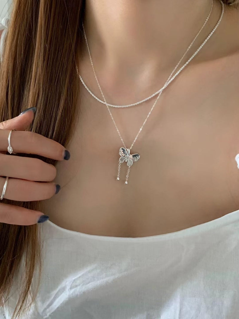 FLUTTERLINE NECKLACE