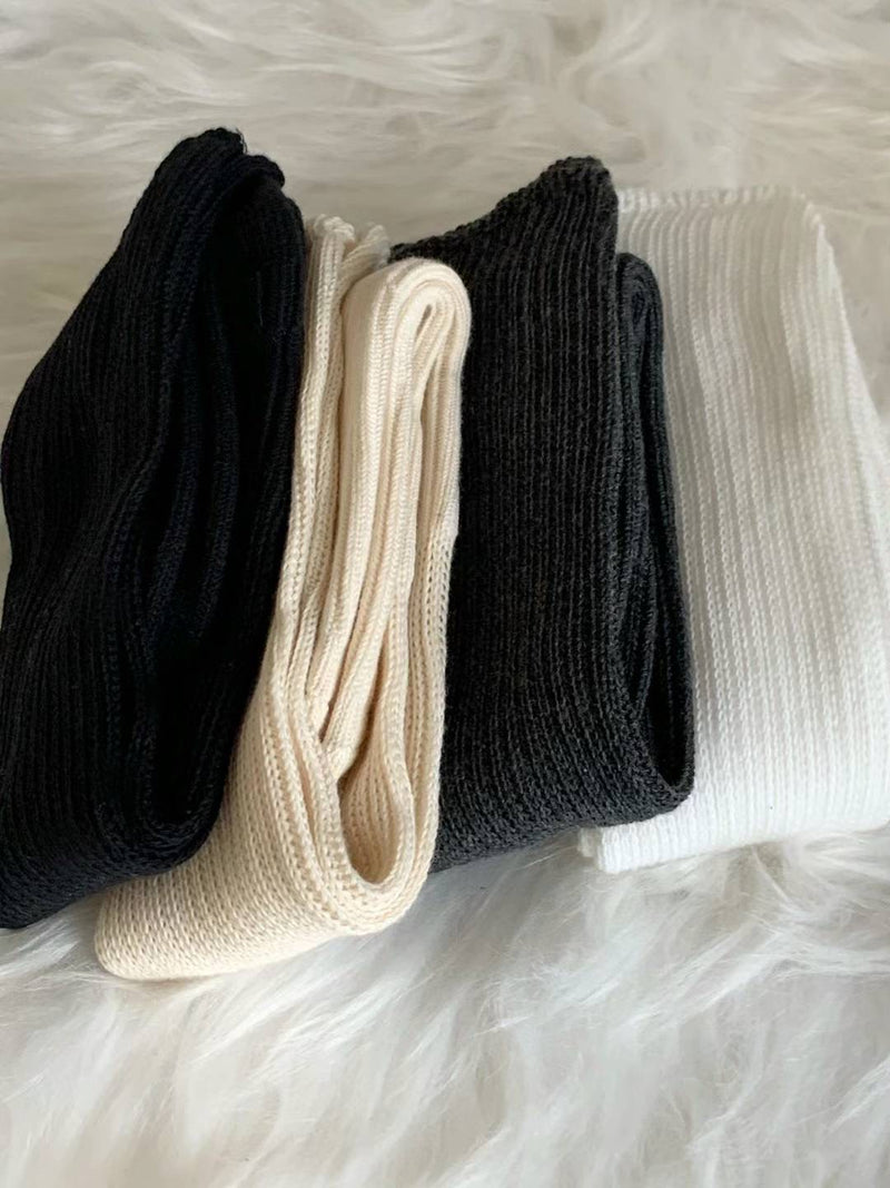 LOOSE FIT LONG SOCKS