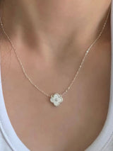 FLORAL CLIVER NECKLACE