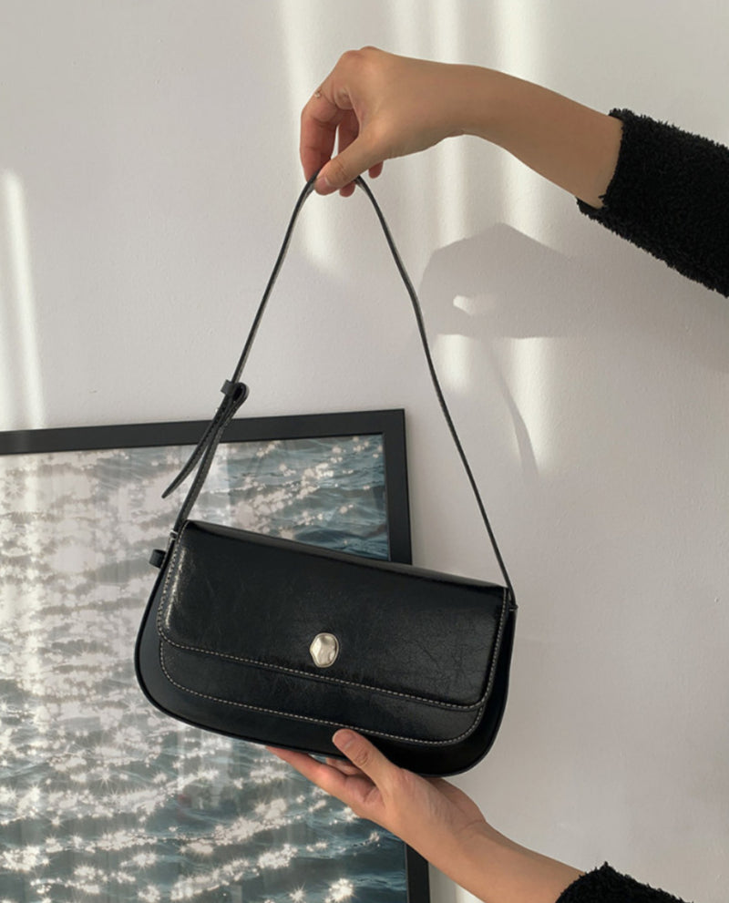 SLEEK BAGUETTE BAG
