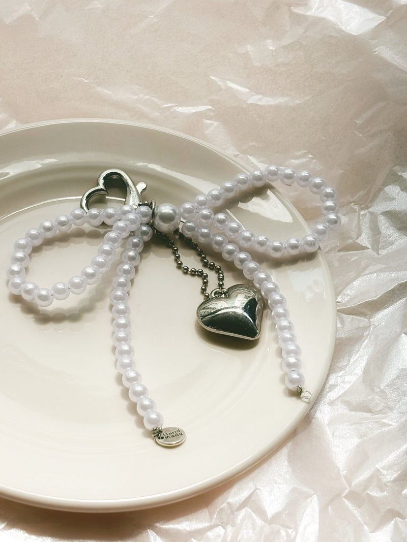 PEARL RIBBON KEY CHAIN