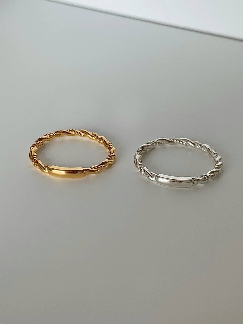 TWIST EMMY RING