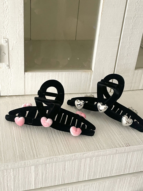 VELVET HEART HAIR CLIP