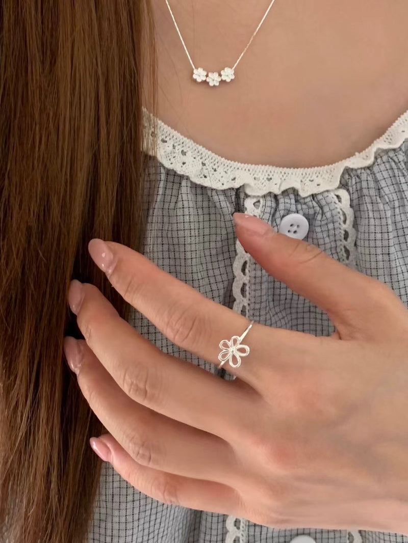 EVERBLOOM NECKLACE