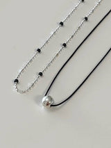 BLACK BALL N SILVER NECKLACE