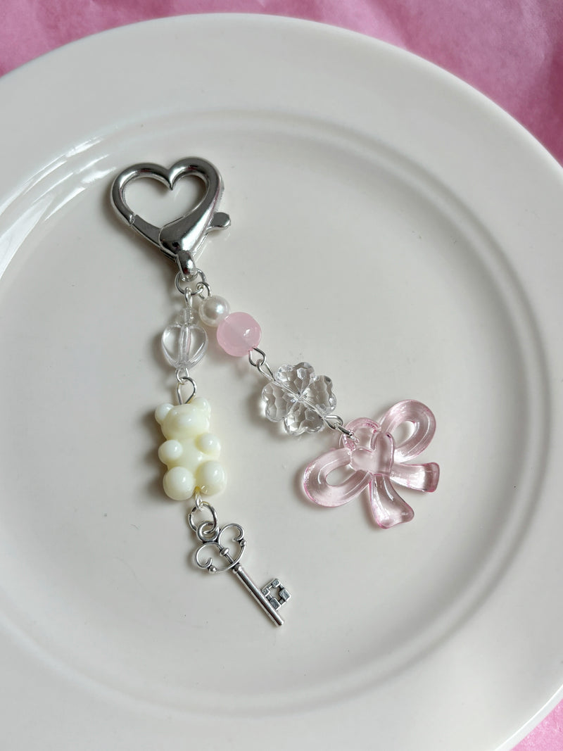 BEAR RIBBON KEY CHAIN