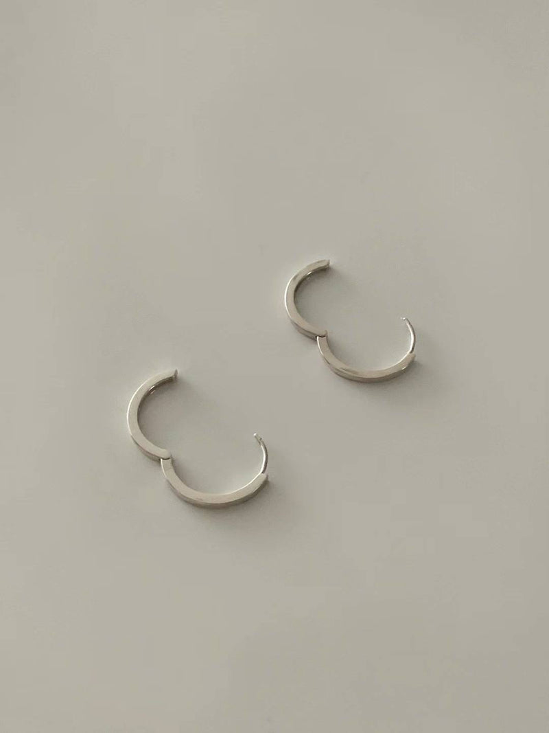 FLAT ONE TOUCH EARRINGS
