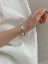 MODISH SILVER BANGLE