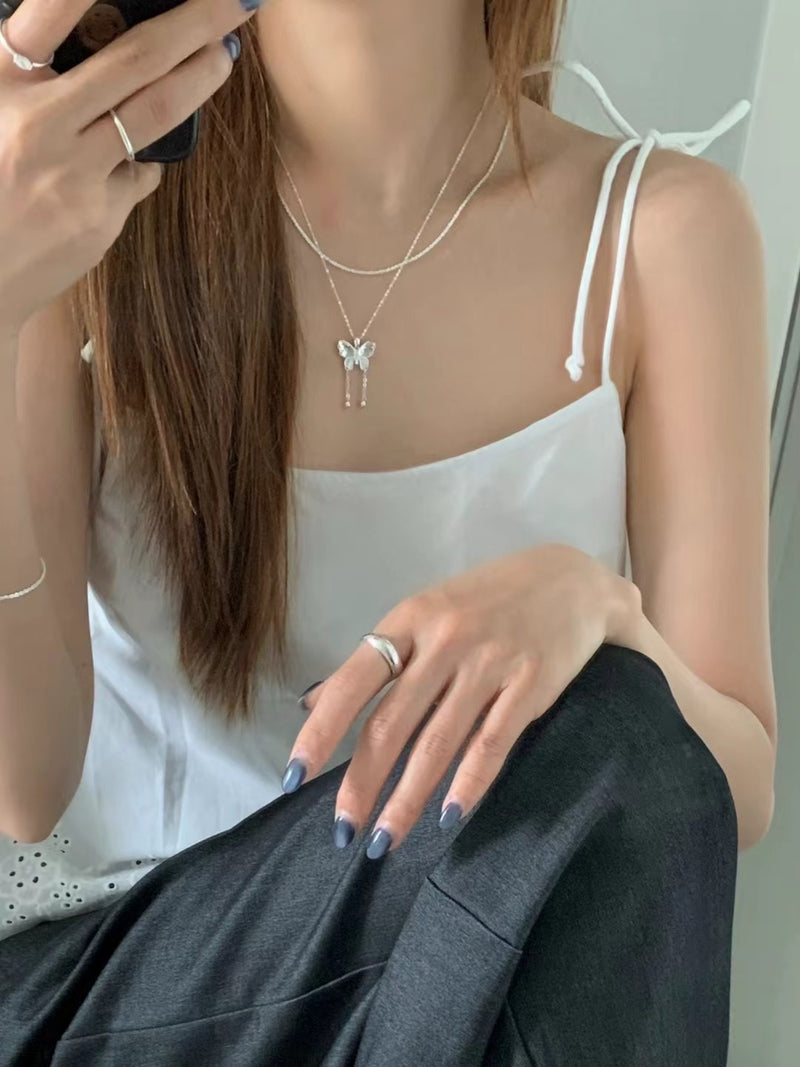 FLUTTERLINE NECKLACE