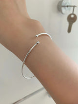 ESSENTIAL BANGLE
