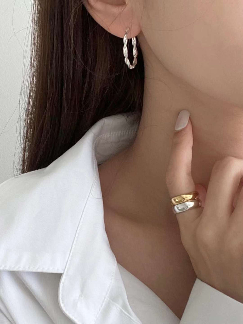 TWIST RING EARRINGS