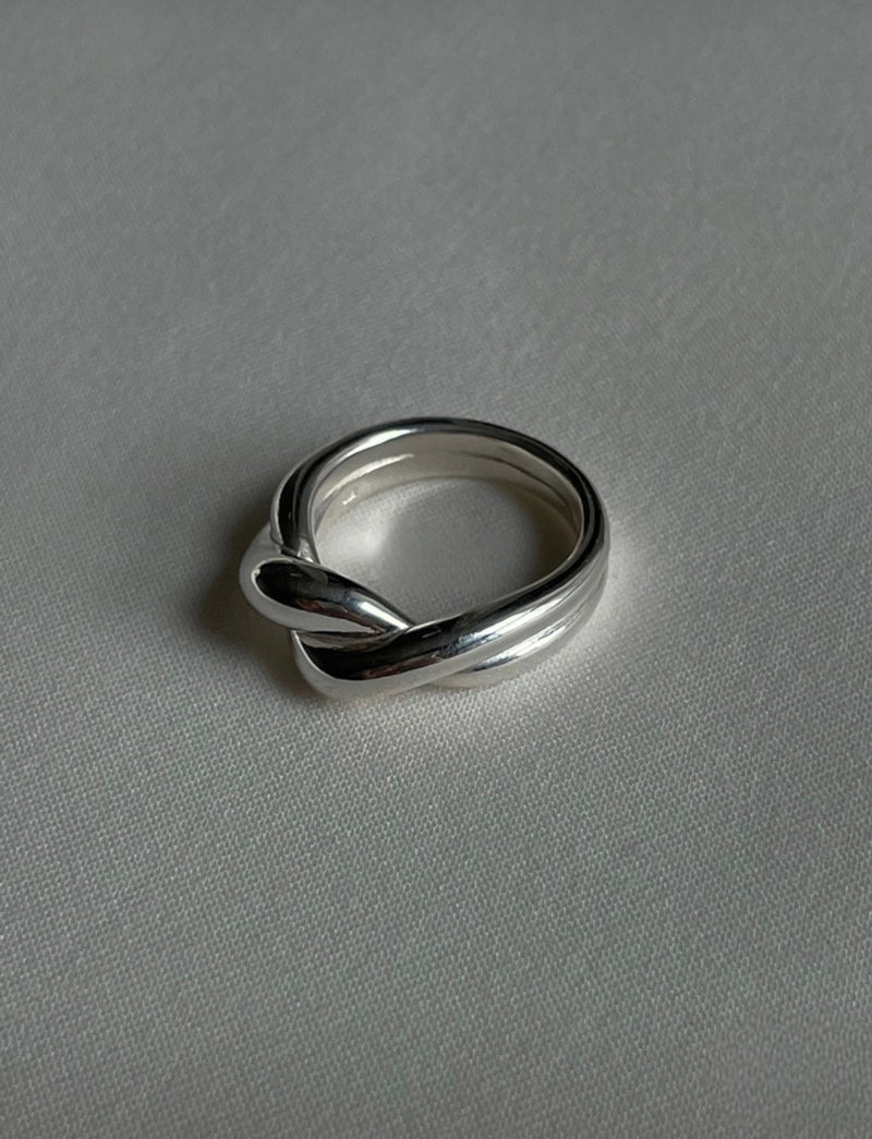 TWIST BOLD RING