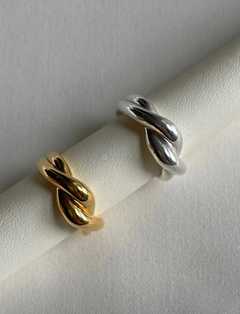 TWIST BOLD RING