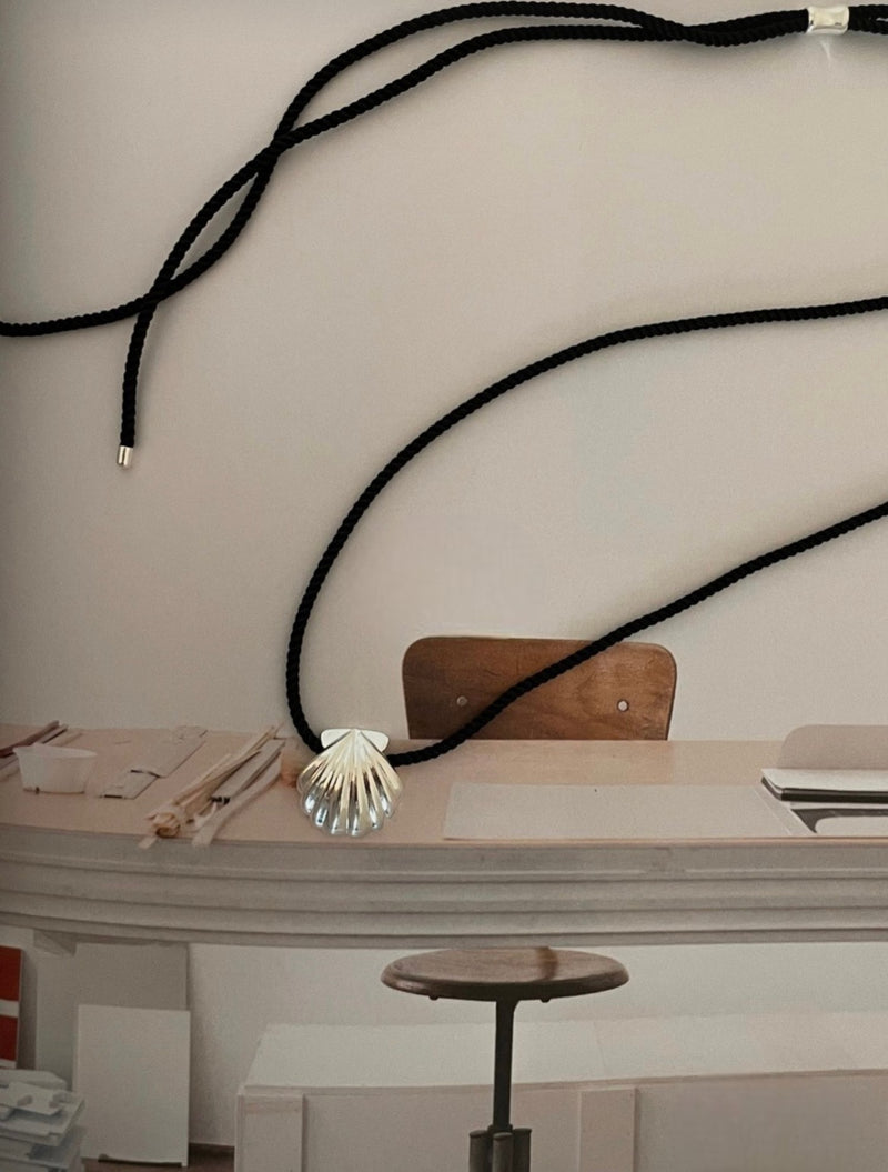 SILVER SHELL NECKLACE