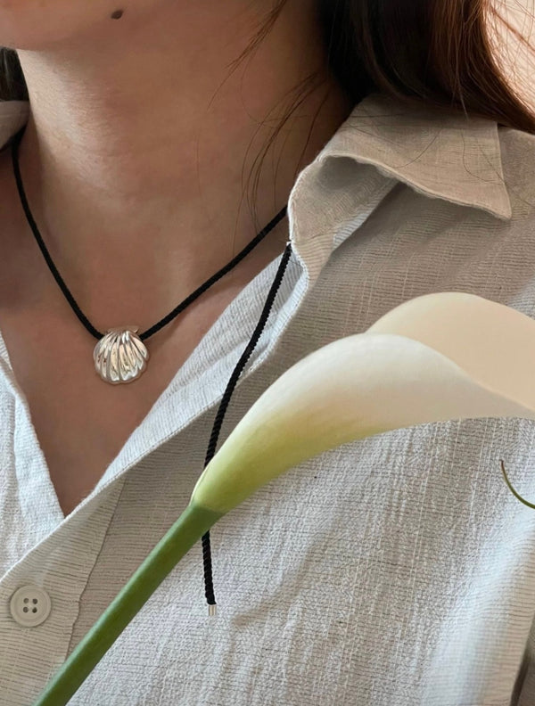 SILVER SHELL NECKLACE