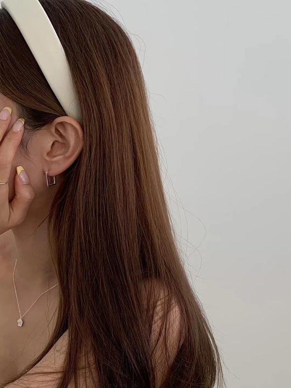 SIMPLE SQUARE EARRINGS
