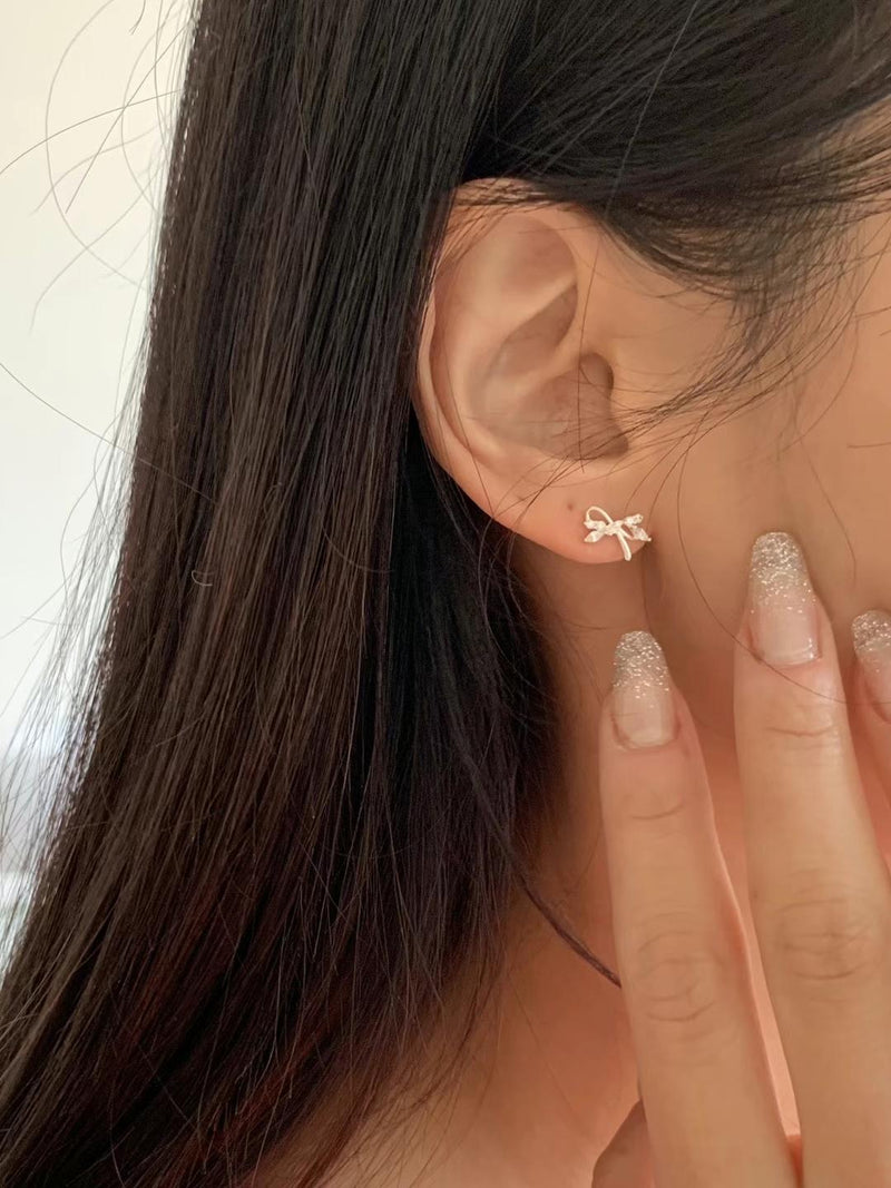 CUBIC RIBBON EARRINGS