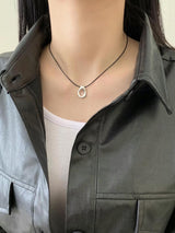 OVAL PENDANT NECKLACE
