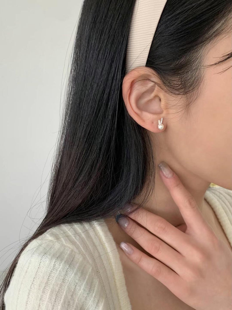 RABBIT PEARL EARRINGS