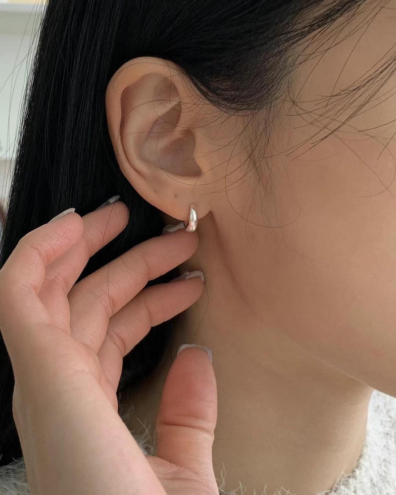 SIMPLE ONE TOUGH EARRINGS