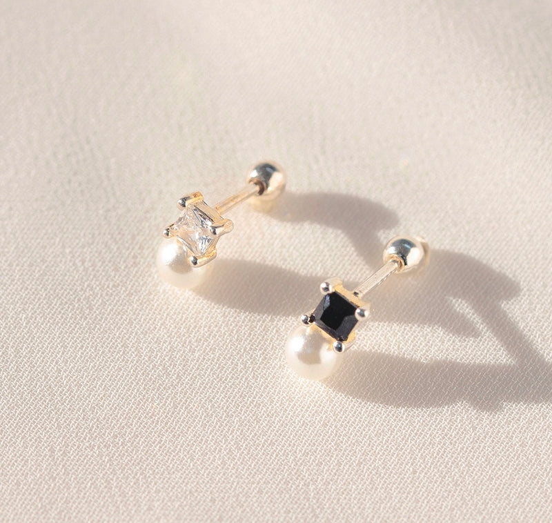 SQUARE CUBIC PEARL PIERCING