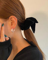 BOLD ROUND EARRINGS