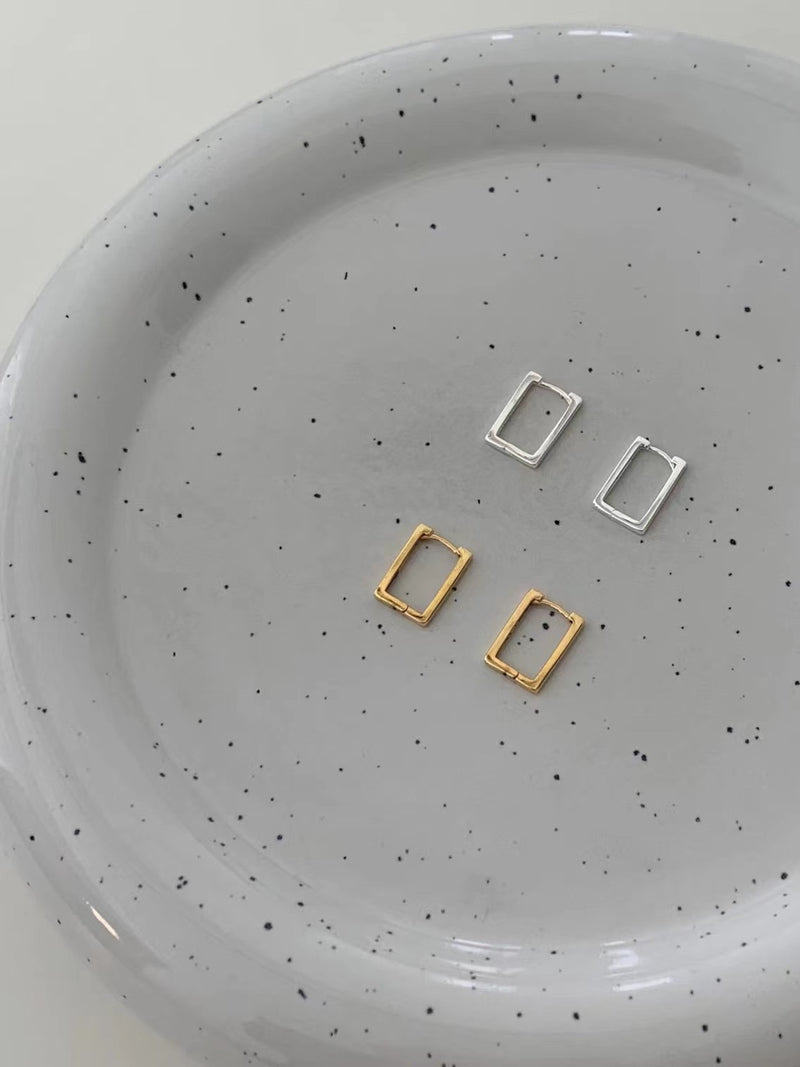 SIMPLE SQUARE EARRINGS