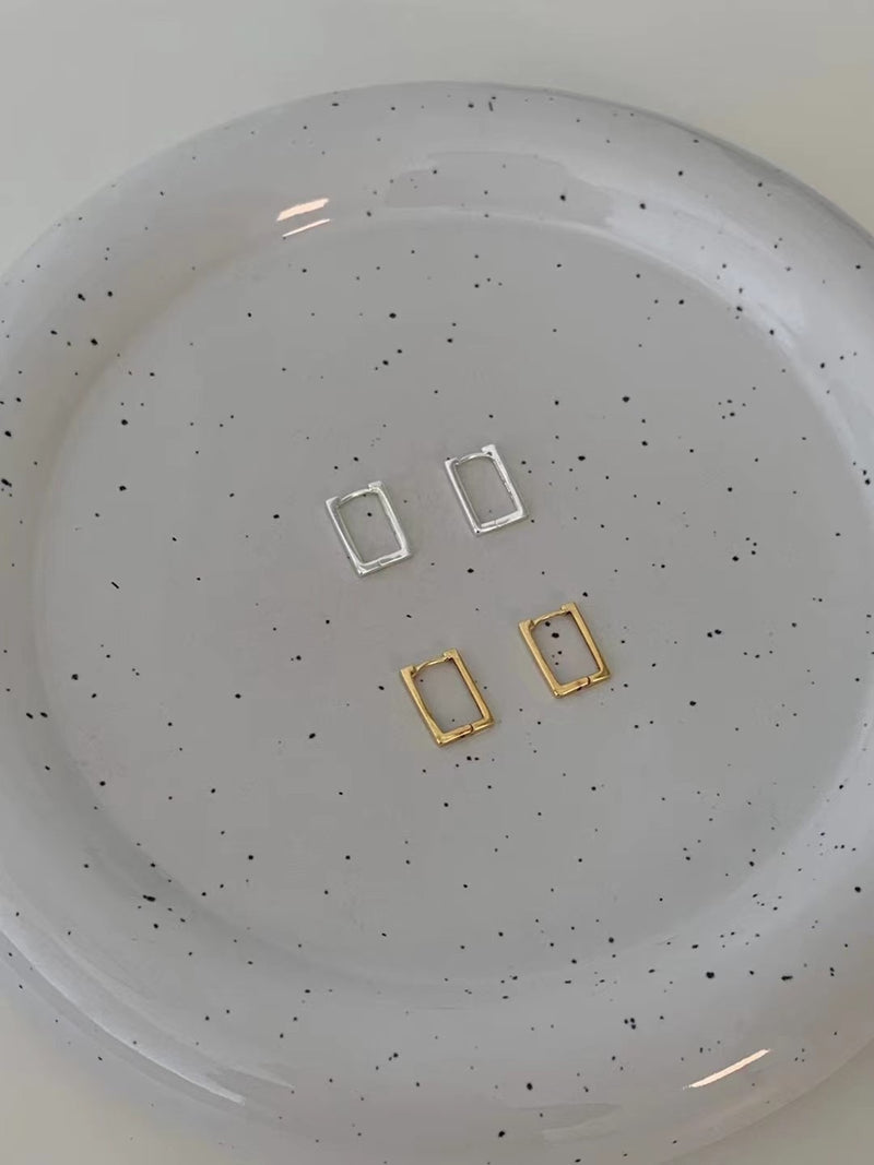 SIMPLE SQUARE EARRINGS