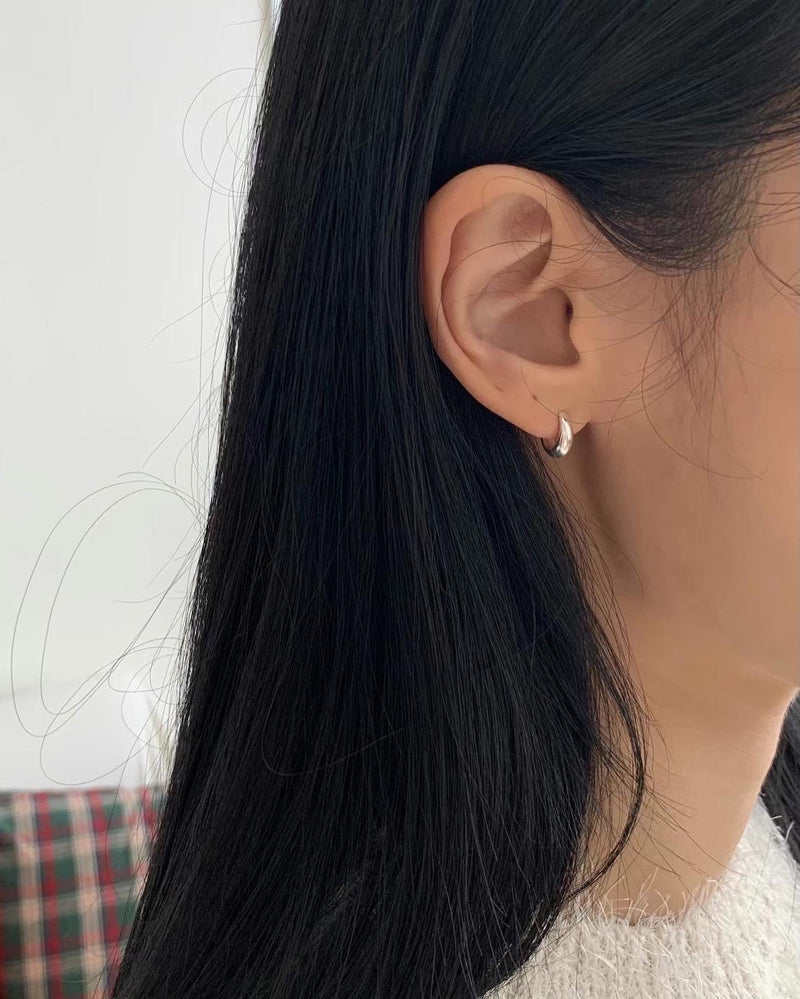 SIMPLE ONE TOUGH EARRINGS