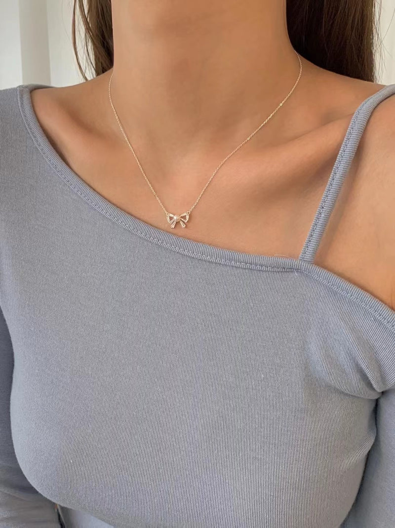 Ribbon Cubic Necklace