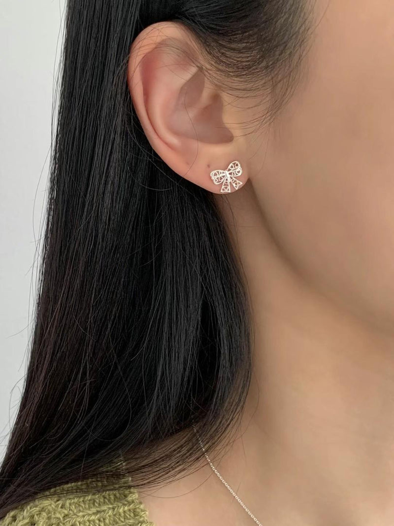 LACE RIBBON EARRINGS