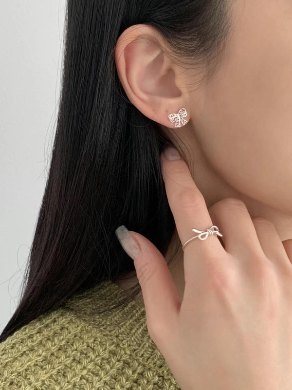 LACE RIBBON EARRINGS