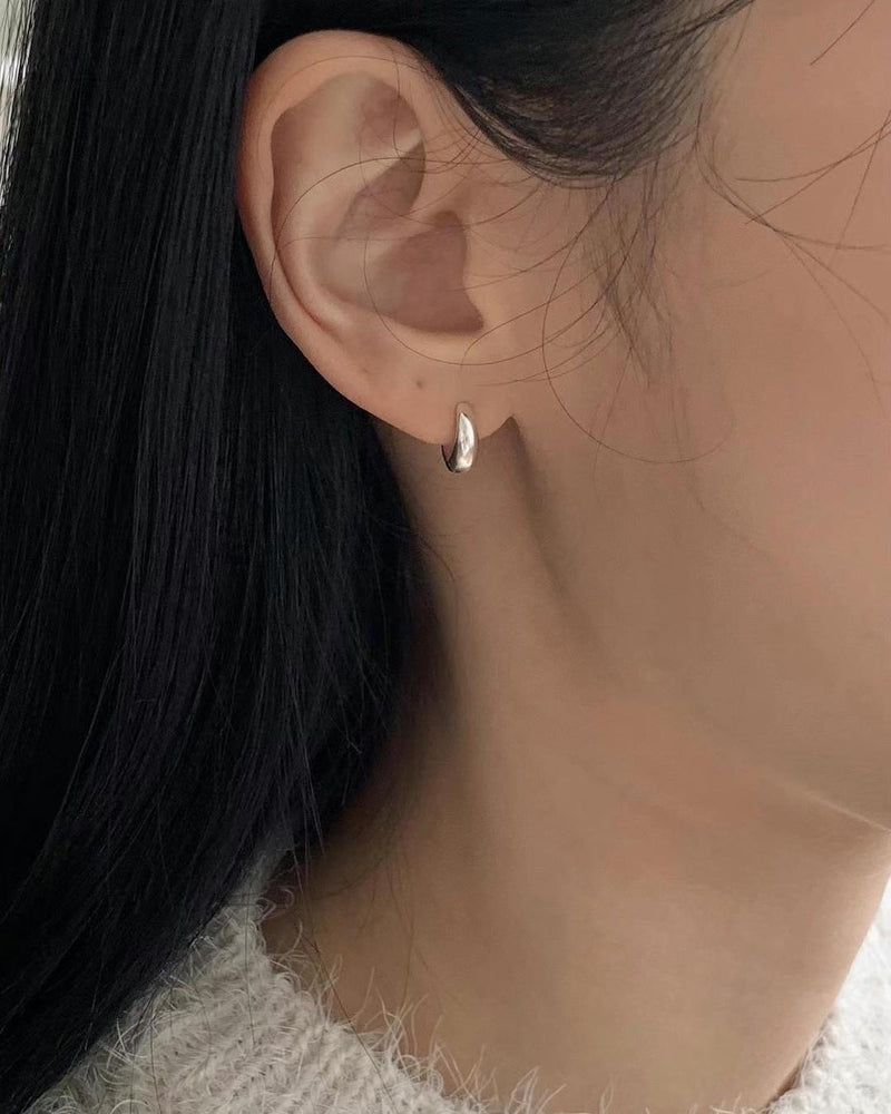 SIMPLE ONE TOUGH EARRINGS