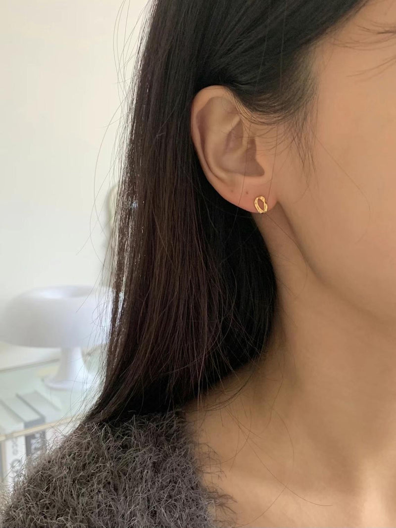 TWIST CIRCLE EARRINGS